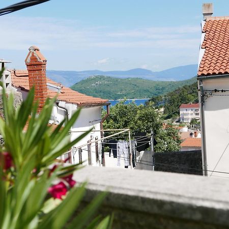 Potocina 21 Apartment Vrbnik Bagian luar foto
