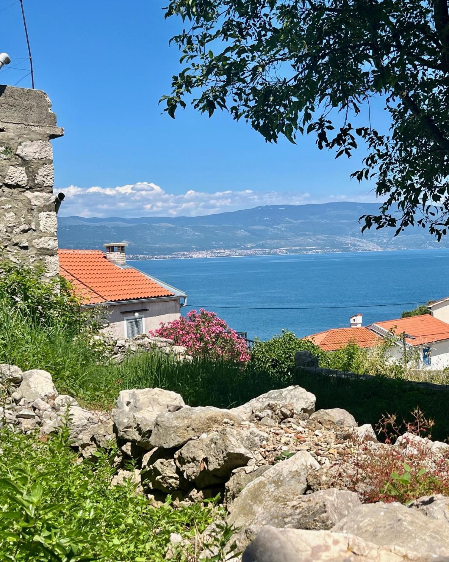 Potocina 21 Apartment Vrbnik Bagian luar foto